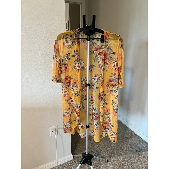 Wilde Yellow Floral Sheer 3/4 Sleeve Cardigan Size Medium - Picture 1 of 7